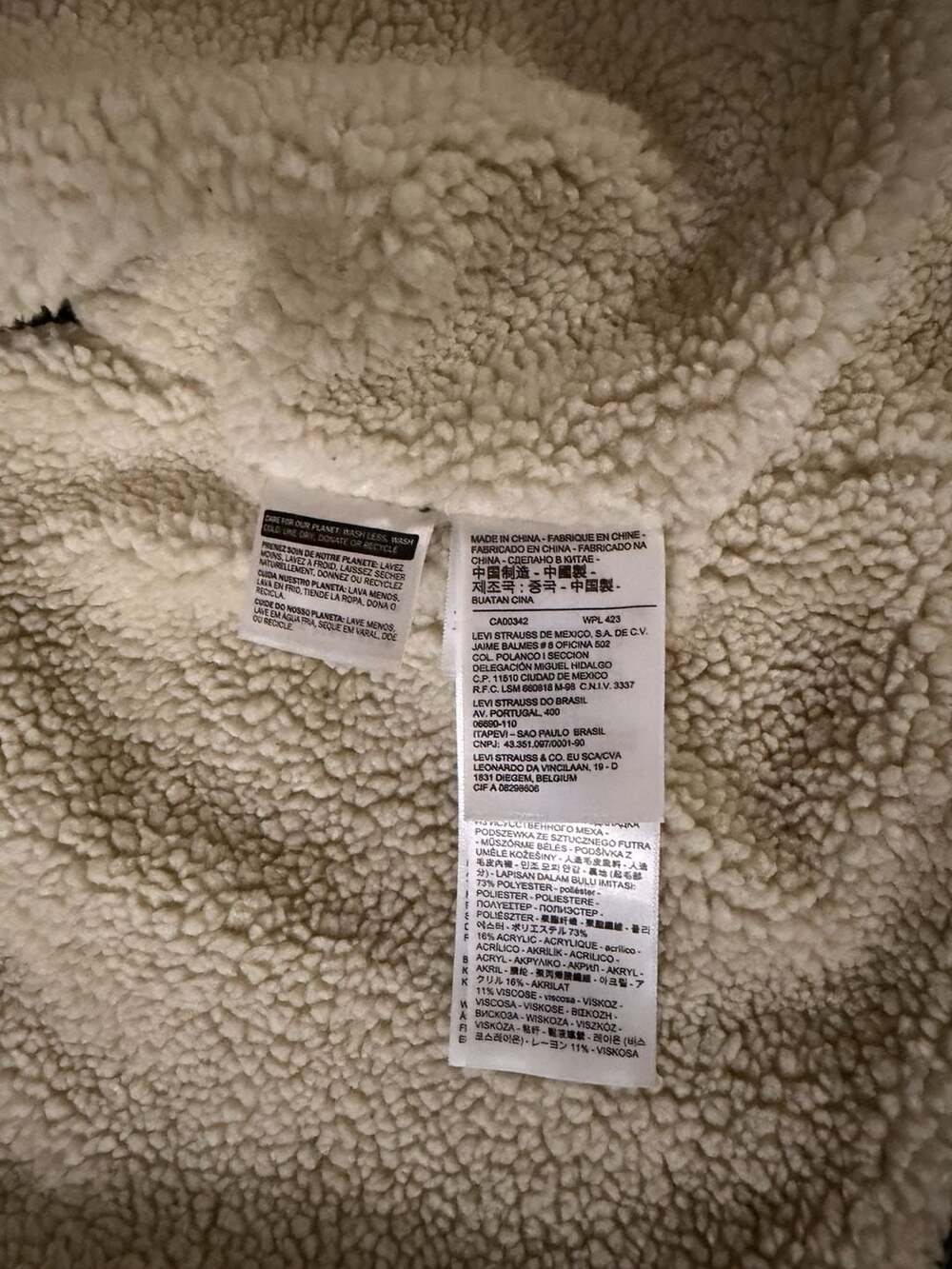 Levi's Men's Vintage Fit Sherpa Trucker Jacket Win And Destroy Small 791290010 - Picture 5 of 10